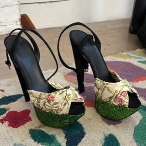 Giambattista Valli Green Glitter Platform Heels with Floral Brocade Toe. Size 40